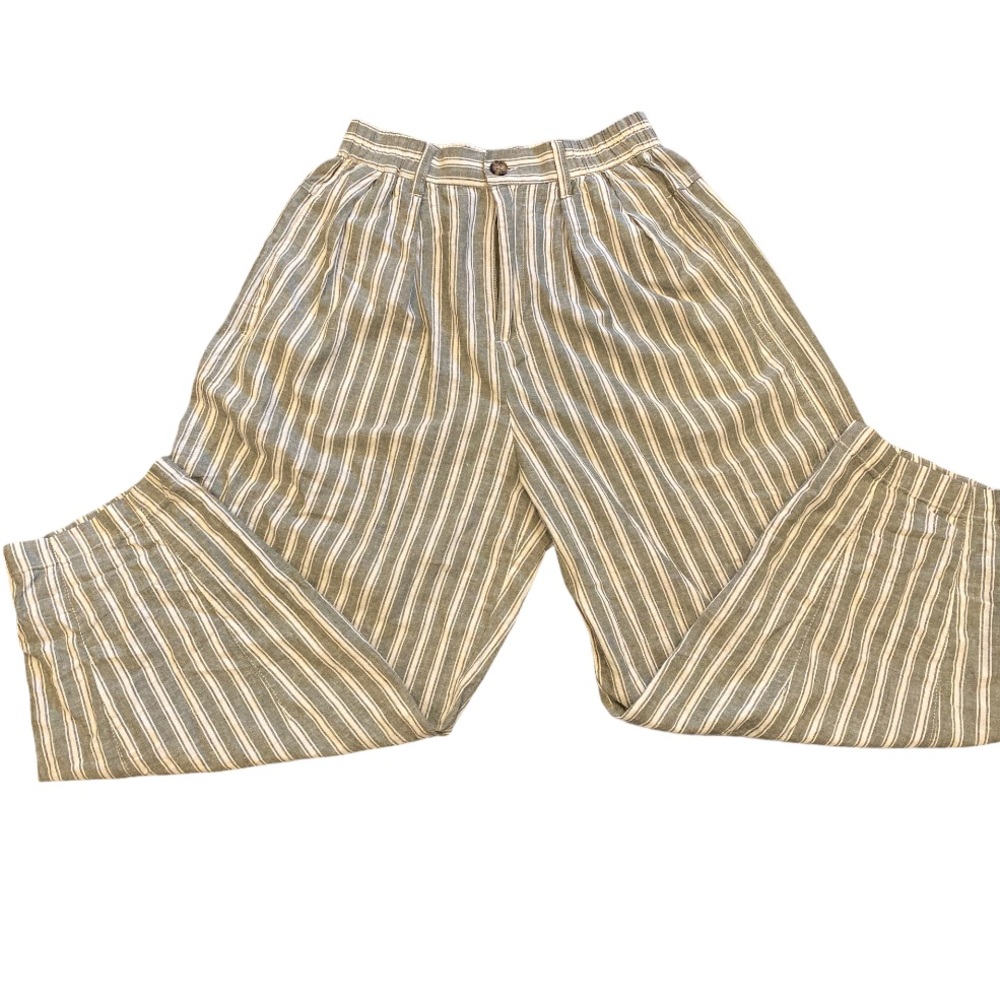 BDG Sutton pleated tapered trouser size small